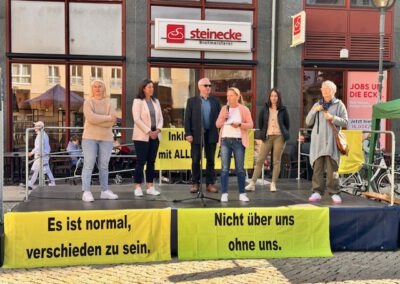 Vortrag auf der Bühne.